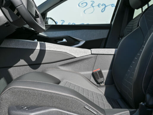 Peugeot 3008 ALLURE 1.2 Hybrid 145k e-DCS6