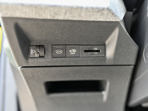 Peugeot 3008 ALLURE 1.2 Hybrid 145k e-DCS6