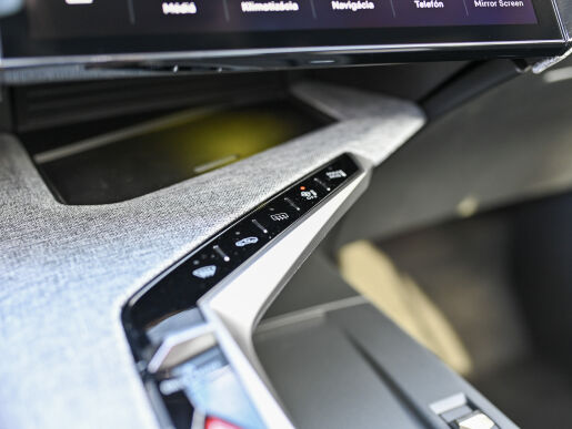 Peugeot 3008 ALLURE 1.2 Hybrid 145k e-DCS6