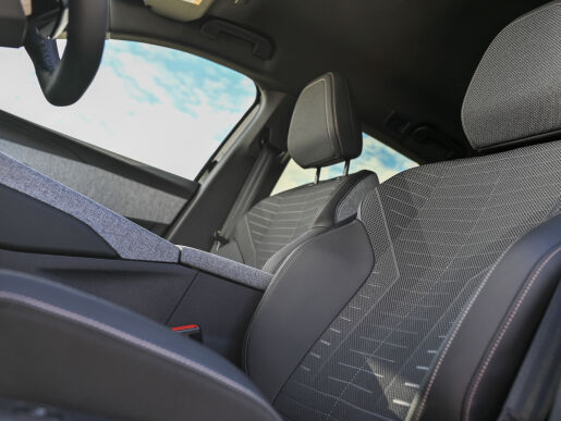 Peugeot 3008 ALLURE 1.2 Hybrid 145k e-DCS6