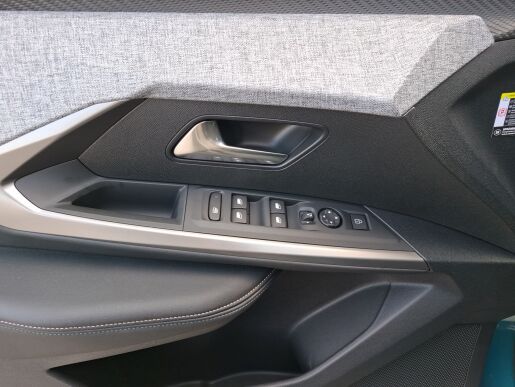 Peugeot 5008 e-5008 ALLURE Electric 210k 73 kWh