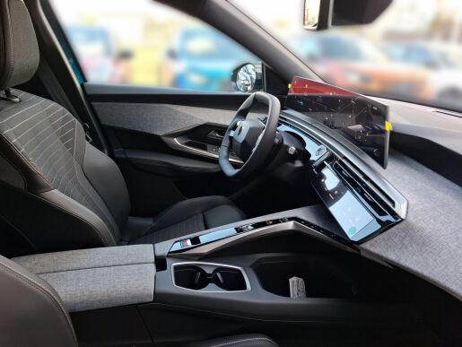 Peugeot 5008 e-5008 ALLURE Electric 210k 73 kWh