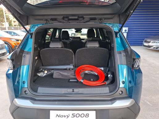 Peugeot 5008 e-5008 ALLURE Electric 210k 73 kWh