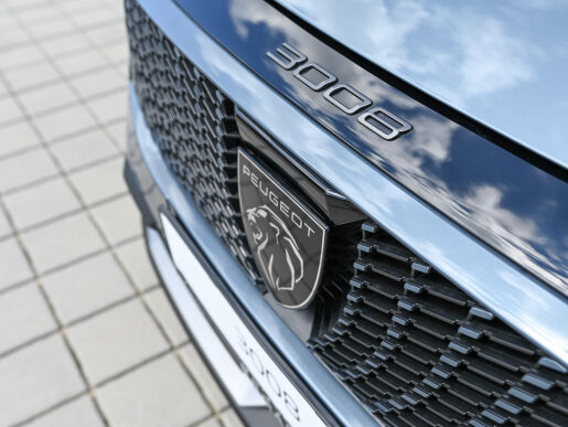 Peugeot 3008 ALLURE 1.2 Hybrid 145k e-DCS6