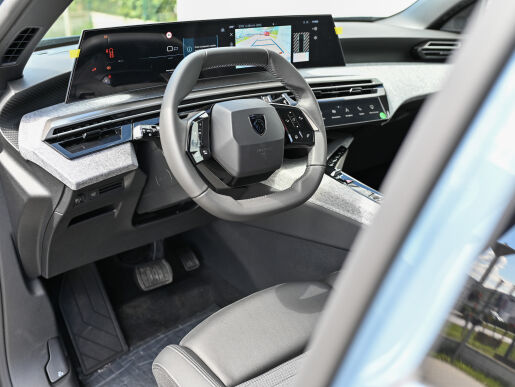 Peugeot 3008 ALLURE 1.2 Hybrid 145k e-DCS6