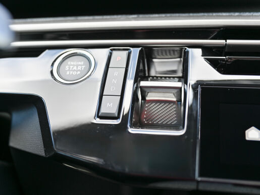 Peugeot 3008 ALLURE 1.2 Hybrid 145k e-DCS6
