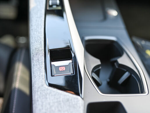 Peugeot 3008 ALLURE 1.2 Hybrid 145k e-DCS6