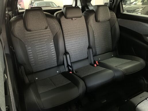 Peugeot 5008 NEW Allure 1.2 Hybrid 100 kW / 136 k e-DCS6