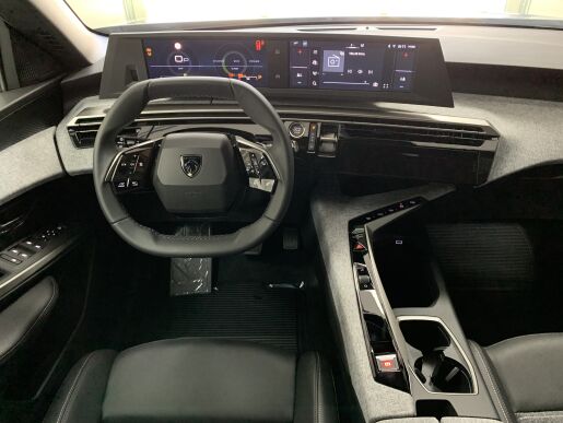Peugeot 5008 NEW Allure 1.2 Hybrid 100 kW / 136 k e-DCS6