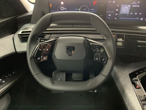 Peugeot 5008 NEW Allure 1.2 Hybrid 100 kW / 136 k e-DCS6