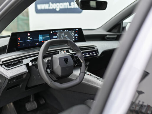 Peugeot 5008 ALLURE 1.2 Hybrid 136k e-DCS6 