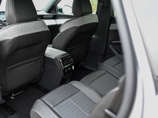 Peugeot 5008 ALLURE 1.2 Hybrid 136k e-DCS6 