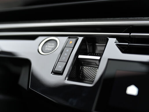 Peugeot 5008 ALLURE 1.2 Hybrid 136k e-DCS6 