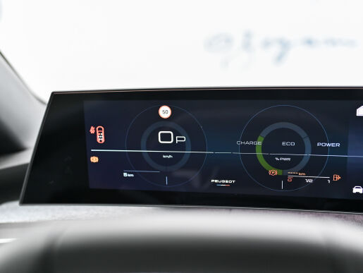 Peugeot 5008 ALLURE 1.2 Hybrid 136k e-DCS6 