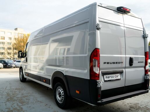Peugeot Boxer Furgon 435 L4H2 2.2 BlueHDi 140 €6.4 MT6
