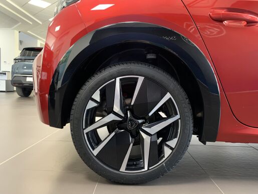 Peugeot 208 GT 1.2 PureTech 74 kW / 100 k BVM6