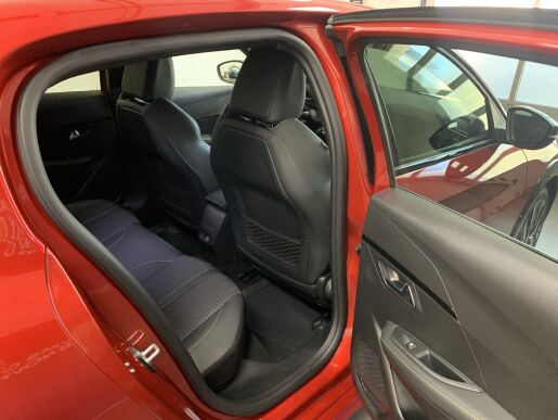 Peugeot 208 GT 1.2 PureTech 74 kW / 100 k BVM6