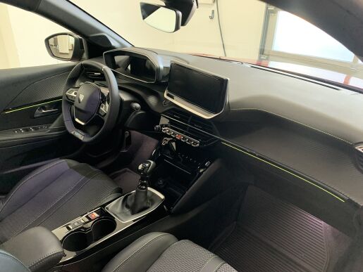 Peugeot 208 GT 1.2 PureTech 74 kW / 100 k BVM6