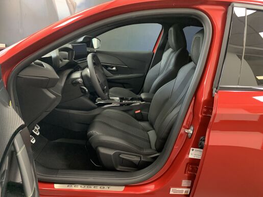 Peugeot 208 GT 1.2 PureTech 74 kW / 100 k BVM6