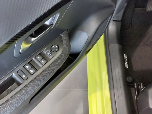 Peugeot 208 208 NEW Style  1.2 PureTech 75k BVM5