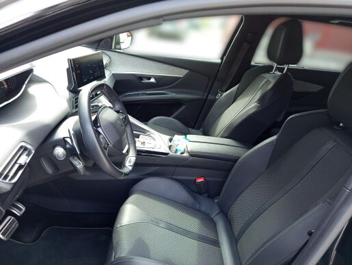 Peugeot 5008 GT 1.5BHDI 130k EAT8 7 MIESTNE