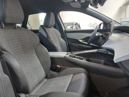 Peugeot 3008  3008 ALLURE 1.2 Hybrid 145k e-DCS6