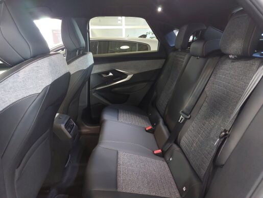 Peugeot 3008  3008 ALLURE 1.2 Hybrid 145k e-DCS6