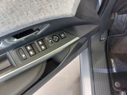 Peugeot 3008  3008 ALLURE 1.2 Hybrid 145k e-DCS6
