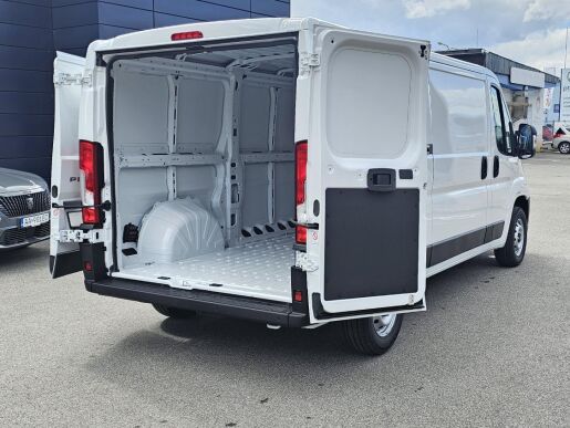 Peugeot Boxer Boxer Furgon 333 L2H1 2.2 BlueHDi 140k