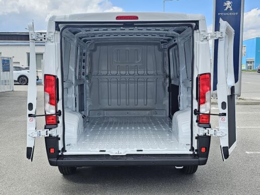 Peugeot Boxer Boxer Furgon 333 L2H1 2.2 BlueHDi 140k