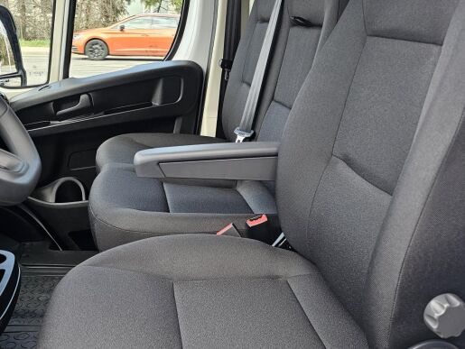 Peugeot Boxer Boxer Furgon 333 L2H1 2.2 BlueHDi 140k