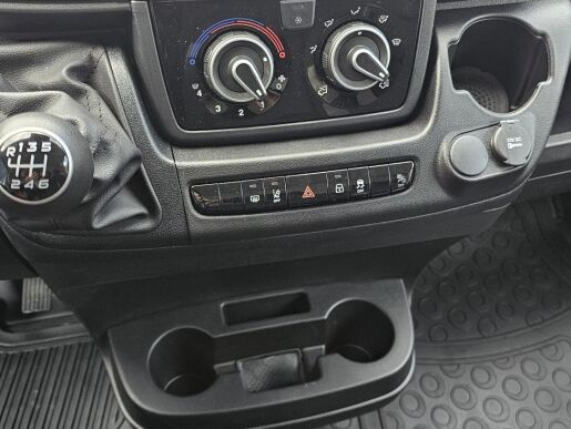 Peugeot Boxer Boxer Furgon 333 L2H1 2.2 BlueHDi 140k
