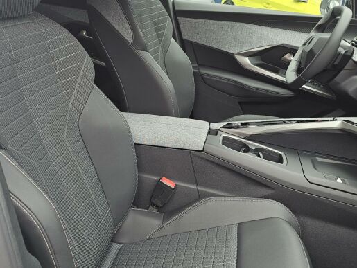 Peugeot 3008  3008 ALLURE 1.2 Hybrid 136k e-DCS6