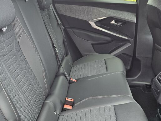 Peugeot 3008  3008 ALLURE 1.2 Hybrid 136k e-DCS6
