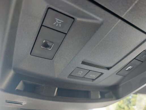 Peugeot 3008  3008 ALLURE 1.2 Hybrid 136k e-DCS6