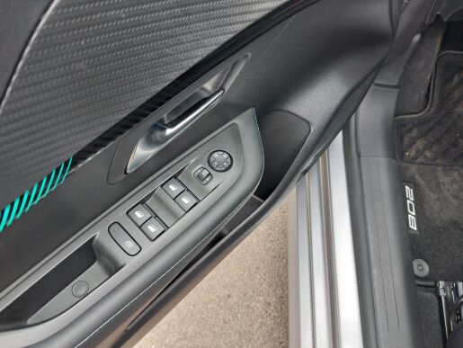 Peugeot 208 ALLURE PACK 1.2 PureTech 100k EAT8