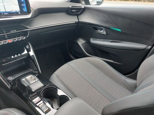 Peugeot 208 ALLURE PACK 1.2 PureTech 100k EAT8