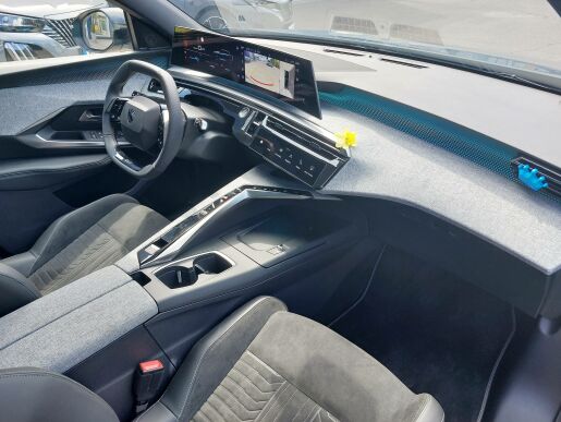 Peugeot 3008  3008 NEW E-3008 GT Electric 210k 73 kWh        