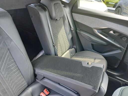 Peugeot 3008  3008 NEW E-3008 GT Electric 210k 73 kWh        