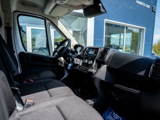 Peugeot Boxer  Furgon 335 L2H2 2.2 BlueHDi 140 €6.4 MT6