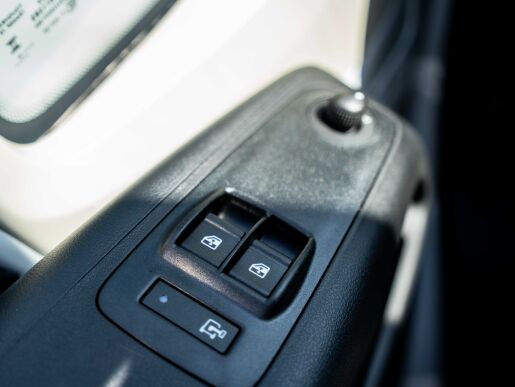 Peugeot Boxer  Furgon 335 L2H2 2.2 BlueHDi 140 €6.4 MT6