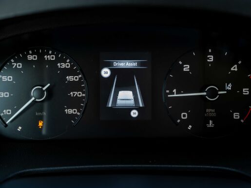 Peugeot Boxer  Furgon 335 L2H2 2.2 BlueHDi 140 €6.4 MT6