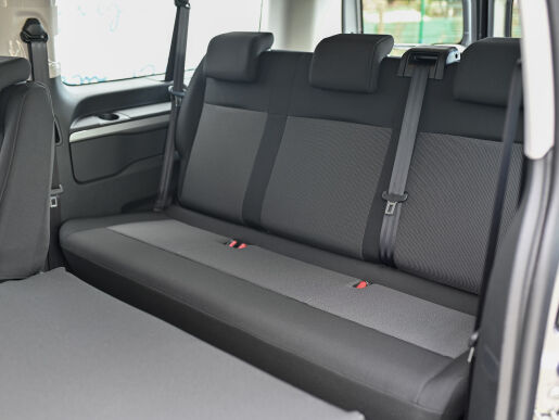 Peugeot Expert E-Expert Combi L3 Electric 136k 75 kWh