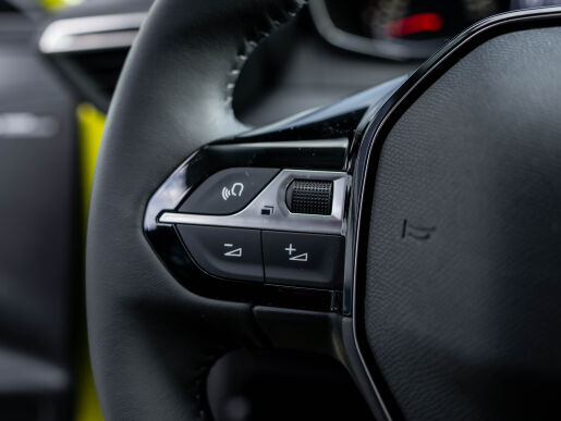 Peugeot 208 NEW  STYLE  1.2 PureTech 100k BVM6