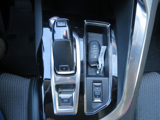Peugeot 5008 1.5 BlueHDi ALLURE PACK EAT8