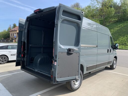 Peugeot Boxer E-Boxer Furgon 435 L3H2 BEV 110 kWh