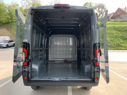 Peugeot Boxer E-Boxer Furgon 435 L3H2 BEV 110 kWh