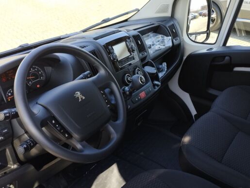 Peugeot Boxer 2.2 BlueHDi Valník DC 435 L4 165k 